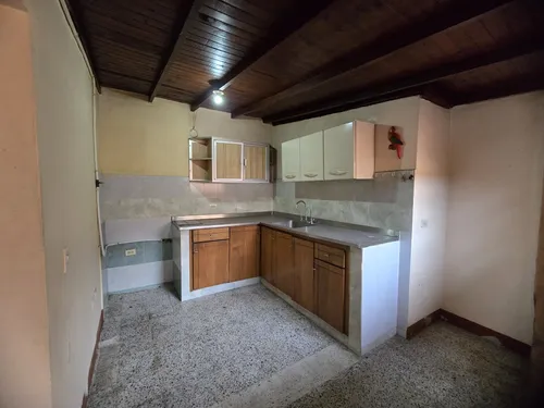 Casa En Venta En Floresta. Cod V13422