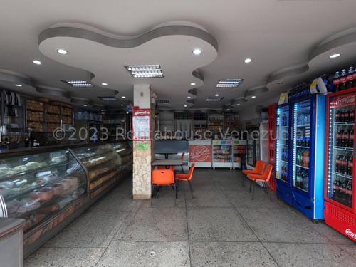 Raiza Suárez Vende Excelente Local Comercial Ubicado Parroquia Concepción 2 4 1 1 5 9 4 Posee 82mts, 1 Baño Luz Vitrifica, 2 Puestos De Estacionamiento.