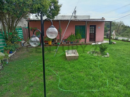 Casa En San Jose De Mayo, 3 Dormitorios, Terreno, Barbacoa. Refaccionada A Nuevo