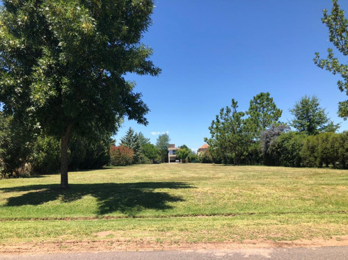 Venta. Terreno Kentucky Cub Campo.