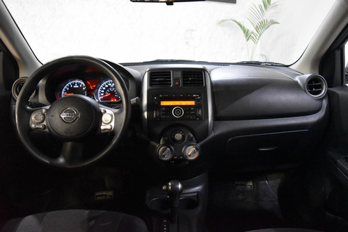 Nissan Versa 1.6 Acenta A/t Nafta 2014 Color Gris Impecable!