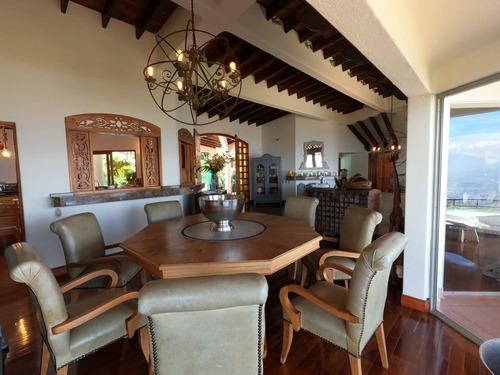 Se Vende Exclusiva Casa Campestre En El Alto Del Escobero Envigado!