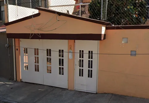 Casa En Jardín Balbuena De Remate Bancario