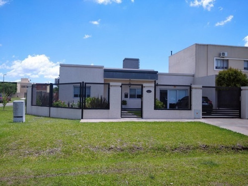 Casa En Venta 2 Dorm Barrio Don Juan