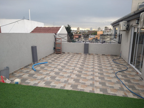 Departamento Tipo Casa De 4 Ambientes, Con Terraza Y Quincho, Av Gral Paz 16300 - Villa Riachuelo