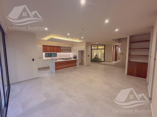 Casa En Venta En Via Cumbres Cancun