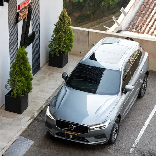Volvo XC60 T5 awd momentum 2.0
