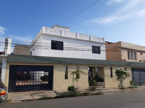 Imagen 2 de 14 de Vendo Casa La Atlantida. 450mts.2niveles, 5hab, 4baños, Tanq