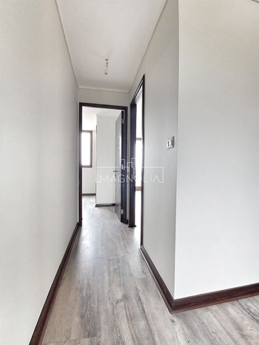 Casa En Venta De 3 Dorm. 4 Baños Más Escritorio, En Concón