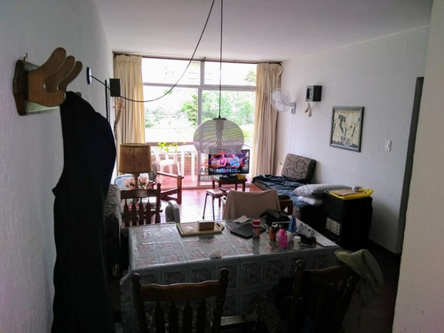 Buena Ubicación A Pasos De Playa Brava Y Mansa . - Ref: 5138