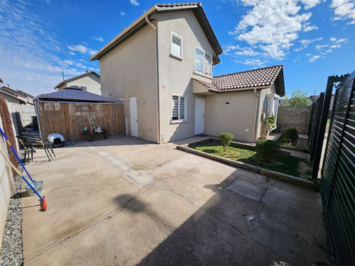 Casa En Venta De 3 Dorm. En Maipú
