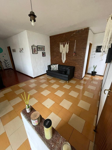 Gran Galpón Con Vivienda En Inmejorable Ubicación De Villa Adelina En Venta!!!