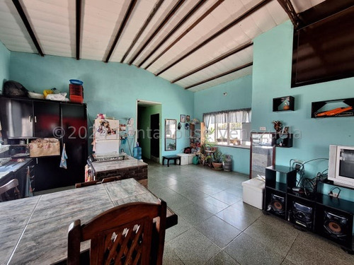 Amplia Casa Con Luz Trifásica Independiente En Cada Nivel En Venta En Barrios Lourdes Cerca De La Av Bermudez Y Cedro Db 24-23164