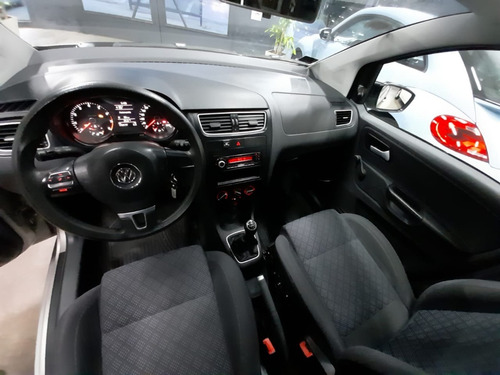 Volkswagen Suran 2013 1.6 Comfortline 101cv Gnc