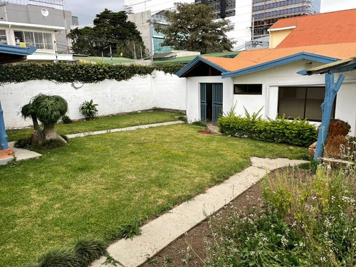 Imagen 3 de 9 de Casa Remodelada En Muy Buen Estado En Las Cercanías Del Parque Metropolitano La Sabana.