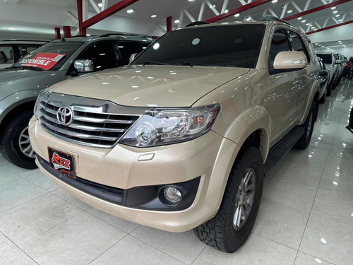 Imagen 1 de 13 de Toyota Fortuner Sr