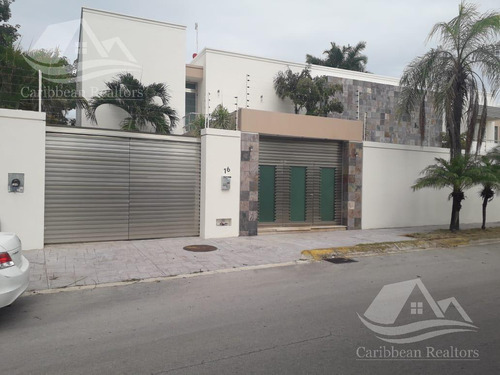 Casa En Venta En Cancun Sm 11 Av. Holbox B-hms3760