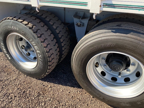 Imagem 13 de 13 de Scania P 93 250 6x2 1997 Trucado Com Carroceria Carga Seca