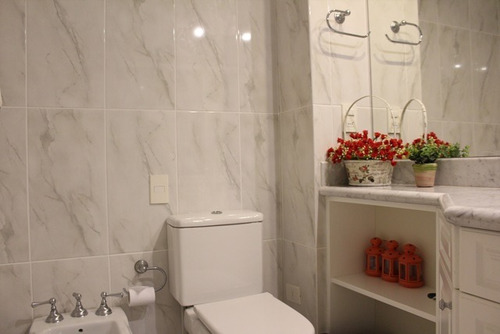 Apartamento En Venta De 3 Dormitorios En Playa Mansa