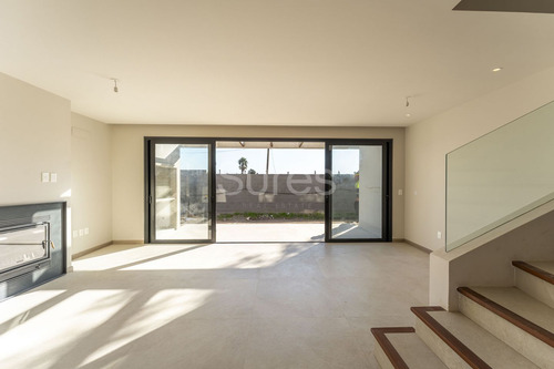 Venta De Casa De 3 Dormitorios En Carrasco Norte, Dos Acres (ref: Srs-10114)