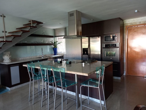 Imagen 3 de 13 de Lujoso Apartamento Dúplex Totalmente Amueblado En Escampadero Caracas 21-15231