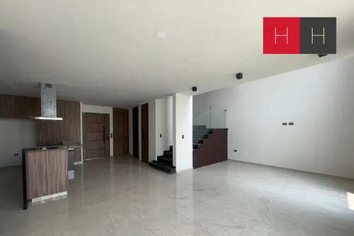 Casa En Venta En Lomas De Angelópolis.