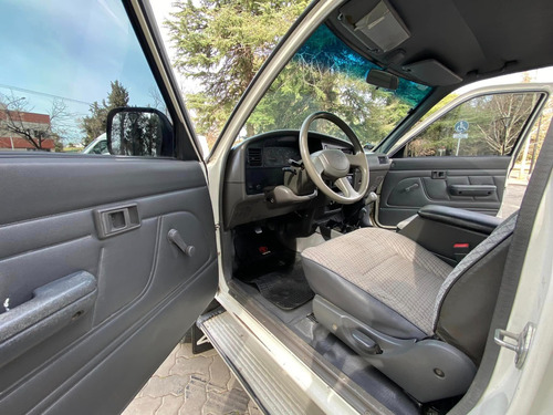 Toyota Hilux 2.8 D/cab 4x4 D Dlx