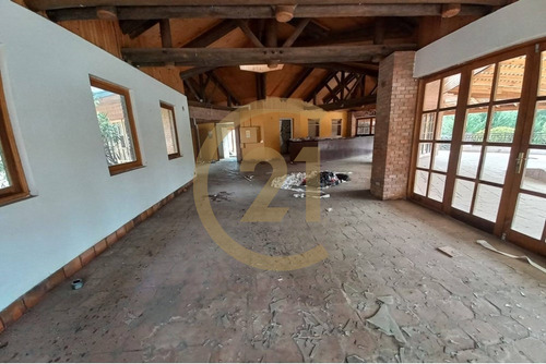 Vende Ex Club House, Dentro Cond Bosque Country