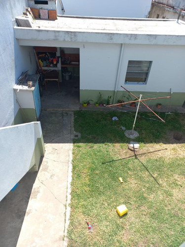 Casa Ideal 2 Familias Con Garage Y Fondo Libre - Valentín Alsina, Lanús