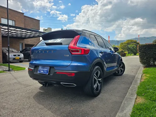 Volvo XC40 2.0 T4 R-Design