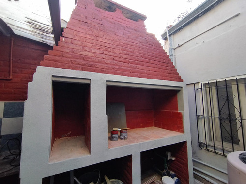 Casa De 4 Dormitorios Con Cochera En La Plata