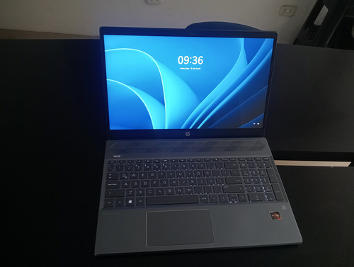 Laptop Hp Pavilion Amd Ryzen 7 (Usado)