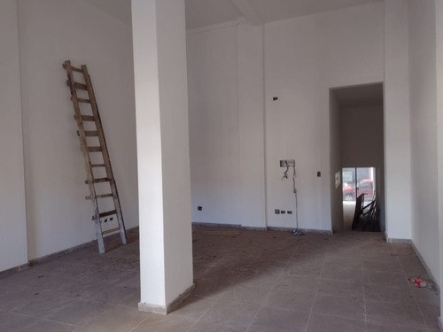 Imagen 2 de 6 de Local En Venta 57 10 Y 11