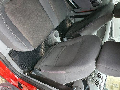 Imagem 9 de 15 de Fiat Grand Siena Essence 1.6 16v (flex) 2014 Dualogic