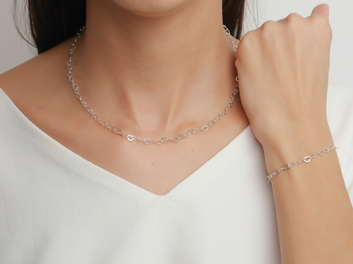 Imagem 2 de 5 de Conjunto Corrente E Pulseira De Elos De Coração Prata 925