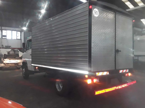 Imagen 1 de 4 de Mercedes Benz 710