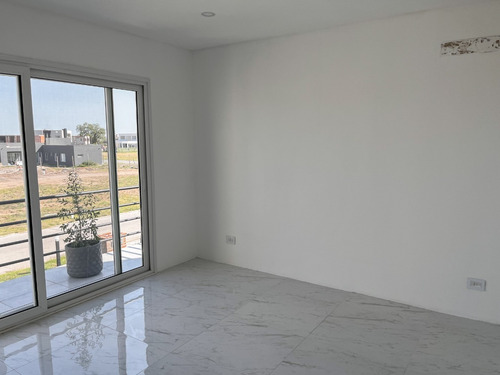 Imagen 6 de 14 de Alquiler Anual De Casa A Estrenar En Lagos De Canning