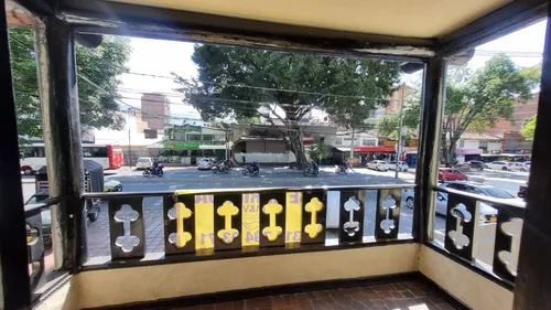 Casa Local Independiente Ubicada Entre Glorieta De Colombia Y Estacion Floresta