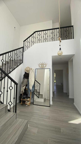 Casa En Barrio Cerrado La Morada Juan Bautista Alberdi Al 2300 -muñiz