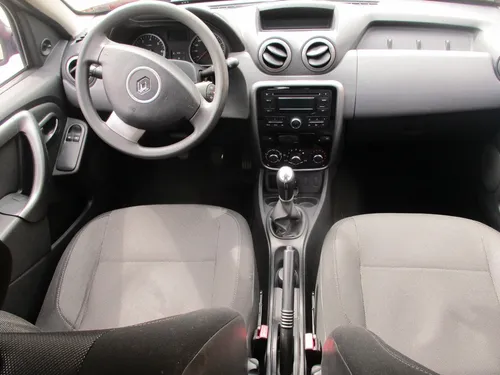 Renault Duster EXPRESSION 1600CC MT AA