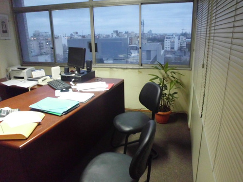 Lujosa Oficina Con 3 Despachos Y Sala De Reuniones Con Vista Panorámica Con Fácil Acceso A Rutas Nacionales Y Internacionales
