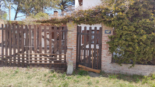 Casa En Venta - 4 Dormitorios 2 Baños - Cochera - 182mts2 - Villa Gesell