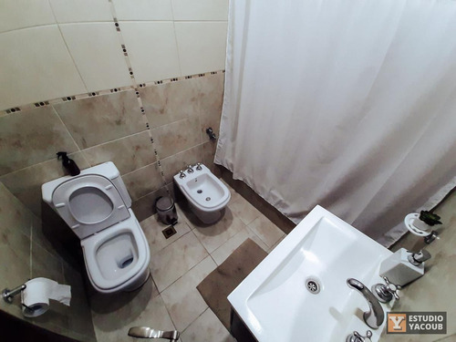 Casa Venta 3 Dormitorios 2 Baños 1 Cochera 1 Quincho 270 Mts 2 Totales - La Plata