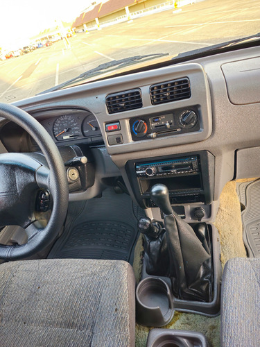Frontier 4x4 Estandar 4 Cil Cabina Y Media