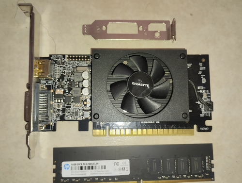 Kit Motherboard Gigabyte + I5 8va Gen + 16gb Ram + Gt 710 Negro (Usado)