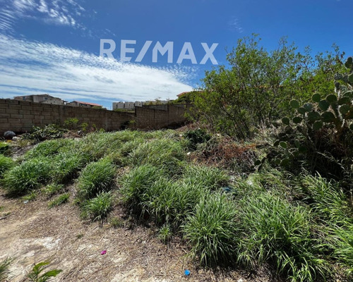 Re/max 2mil Vende Terreno En Urb. Playa El Angel, Mun. Maneiro, Isla De Margarita, Edo. Nueva Esparta