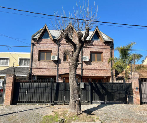 Estupenda Casa En La Horqueta Con Todas Las Comodidades, Jardin Y Piscina.