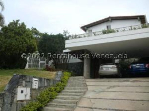  #23-24955  Hermosa Casa En Prados Del Este 