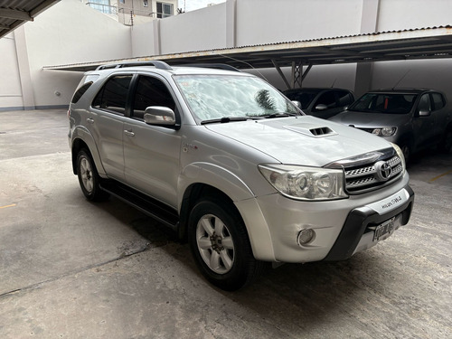Toyota Hilux SW4 3.0 Srv Cuero I 171cv 4x4 4at