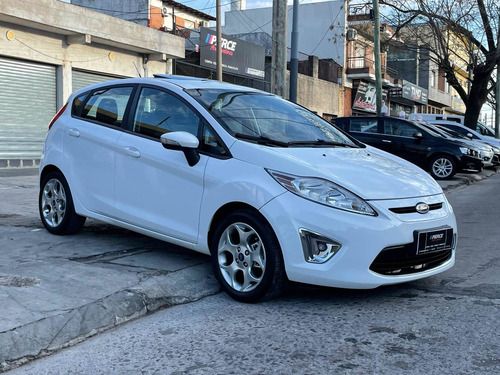 Imagen 2 de 18 de Ford Fiesta
